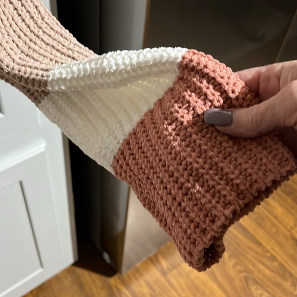 Moon & Madison Striped Cropped Sweater large - Picture 4 of 8